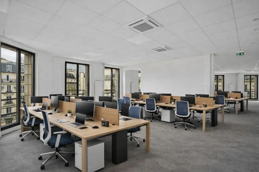 13 Place Kossuth, Paris for lease - Building Photo - Image 1 of 10