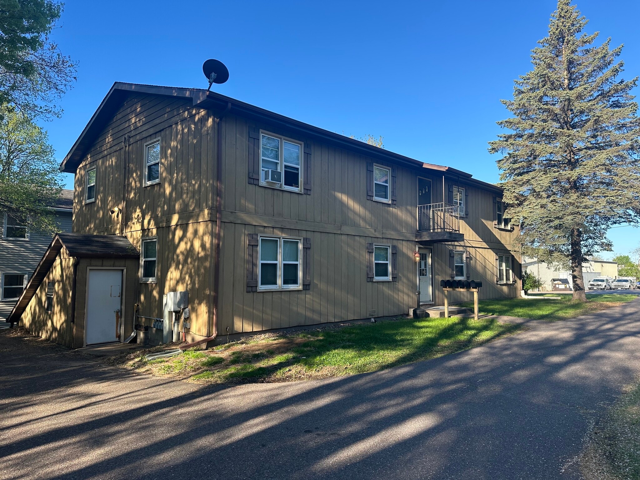 615 Mount Nemo Ave, Eau Claire, WI for sale Building Photo- Image 1 of 2