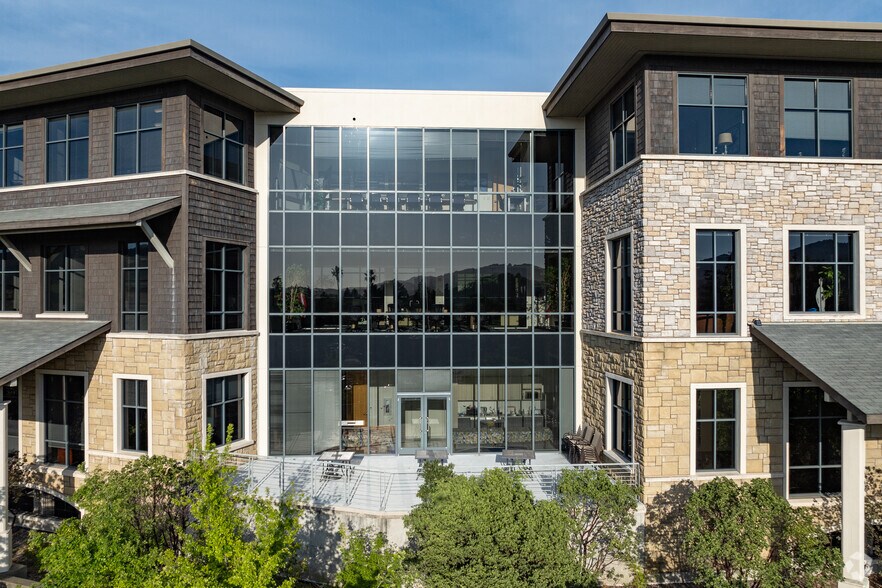 7250 Redwood Blvd, Novato, CA à louer - Photo du bâtiment - Image 2 de 20