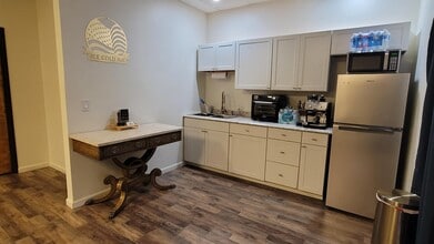 15905 N Greenway Hayden Loop, Scottsdale, AZ for lease Interior Photo- Image 1 of 13