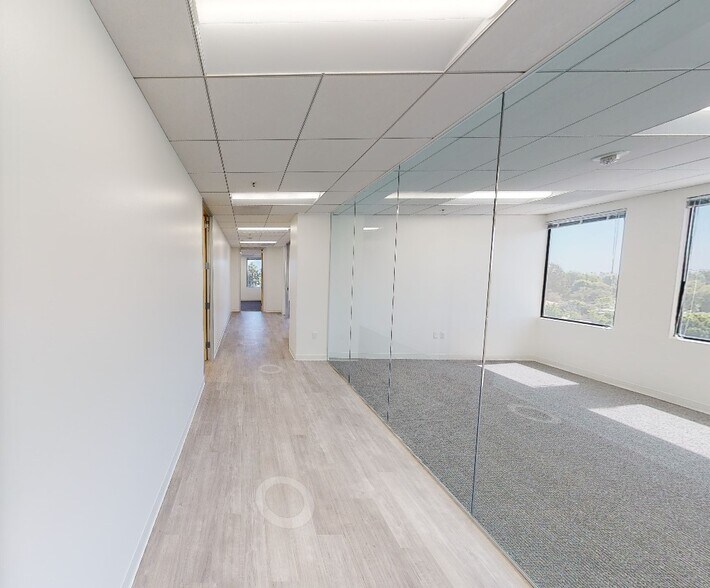 12011 San Vicente Blvd, Los Angeles, CA à louer - Numérisation 3D de Matterport - Image 2 de 7
