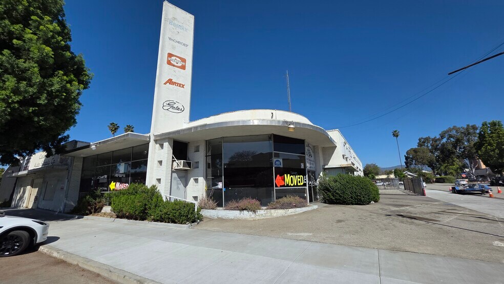 155 W Commercial St, Pomona, CA à louer - Photo du bâtiment - Image 2 de 20