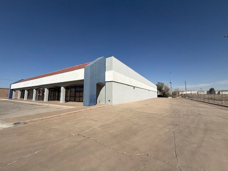 200 S Americas Ave, El Paso, TX à louer - Photo du bâtiment - Image 3 de 10