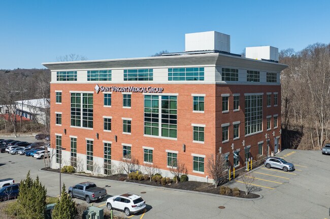 Plus de détails pour 102 Shore Dr, Worcester, MA - Bureau à louer