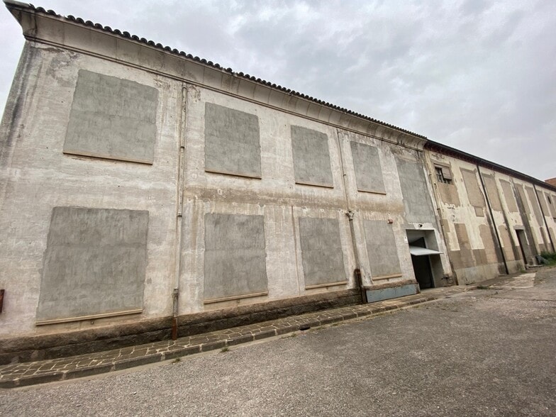 Industrial in Viladomiu Vell, Barcelona for sale - Building Photo - Image 2 of 10