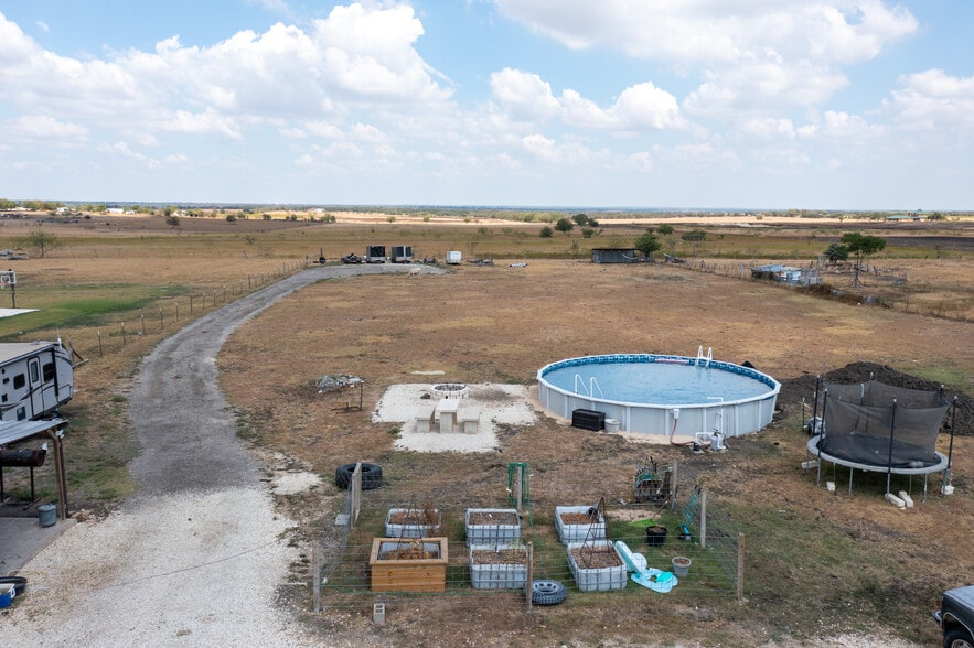 1316 County Road 305, Jarrell, TX à louer - Photo du bâtiment - Image 2 de 27