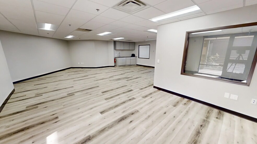 3200 N Hayden Rd, Scottsdale, AZ for lease - Interior Photo - Image 2 of 12