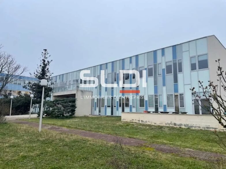 Office in Rillieux-la-Pape for lease - Building Photo - Image 1 of 10