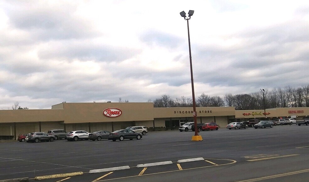 611 W Poplar St, Elizabethtown, KY à louer - Photo du bâtiment - Image 2 de 8