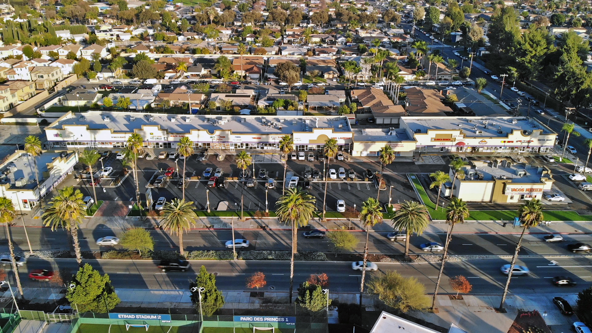 2218-2290 S Garey Ave, Pomona, CA à louer Photo du b timent- Image 1 de 10