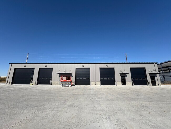 Plus de détails pour 5062 N 264th Cir, Valley, NE - Local d'activités à louer