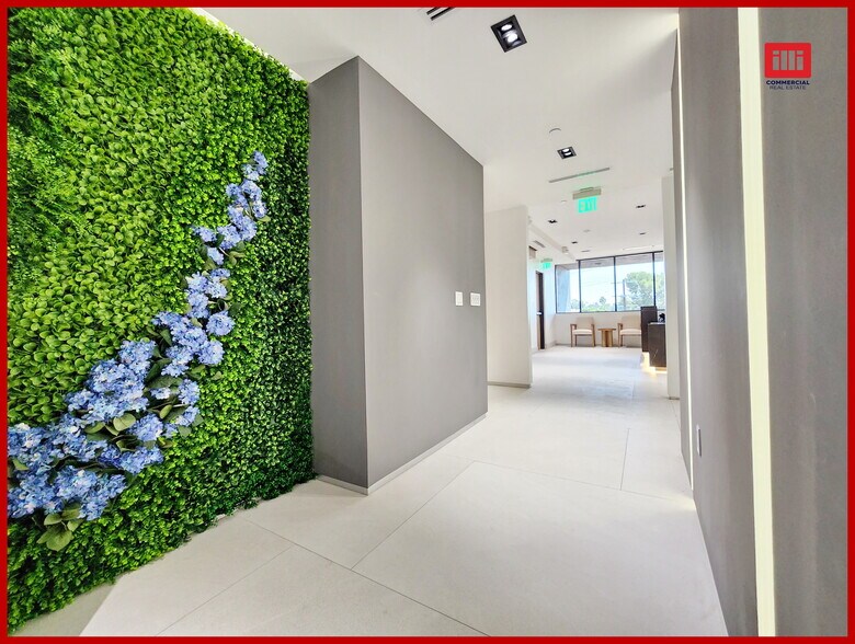 5121 Van Nuys Blvd, Sherman Oaks, CA à louer - Photo intérieure - Image 3 de 17