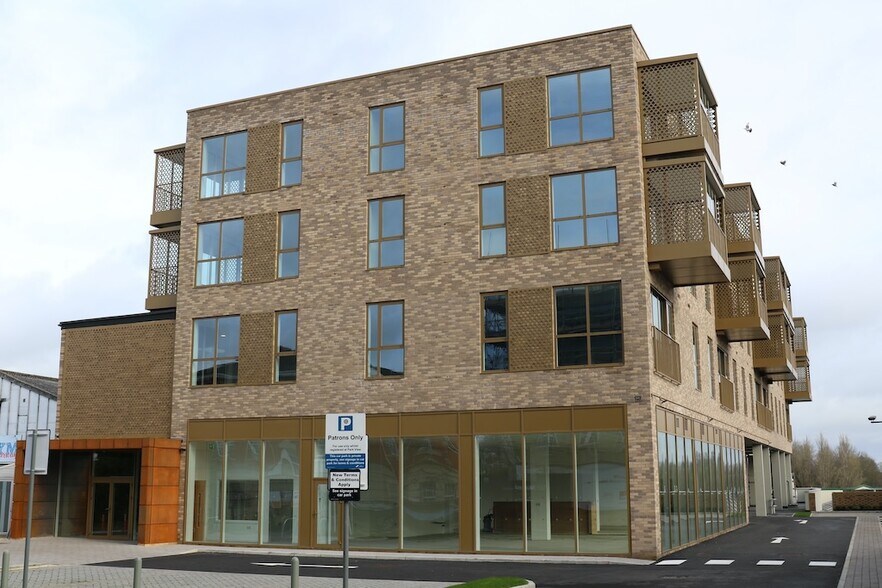 30 Radford Way, Billericay à louer - Photo du bâtiment - Image 1 de 1
