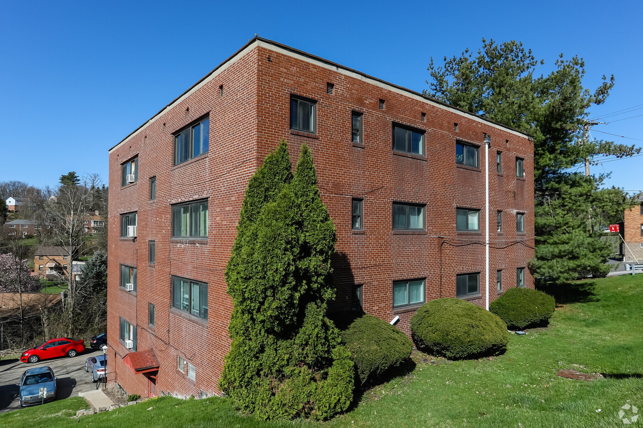 Baldwin/ Whitehall Portfolio portefeuille de 3 propriétés à vendre sur LoopNet.ca Photo principale- Image 1 de 4