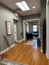 202 W Main St, St Charles, IL for lease Building Photo- Image 2 of 5