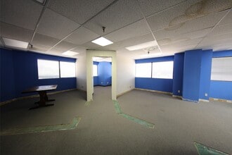9800 N Lamar Blvd, Austin, TX for lease Interior Photo- Image 1 of 8