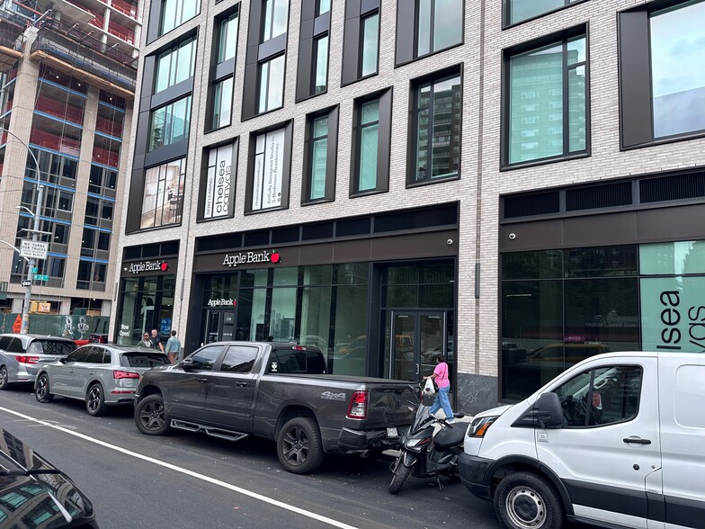 278 8th Ave, New York, NY for lease - Building Photo - Image 3 of 8