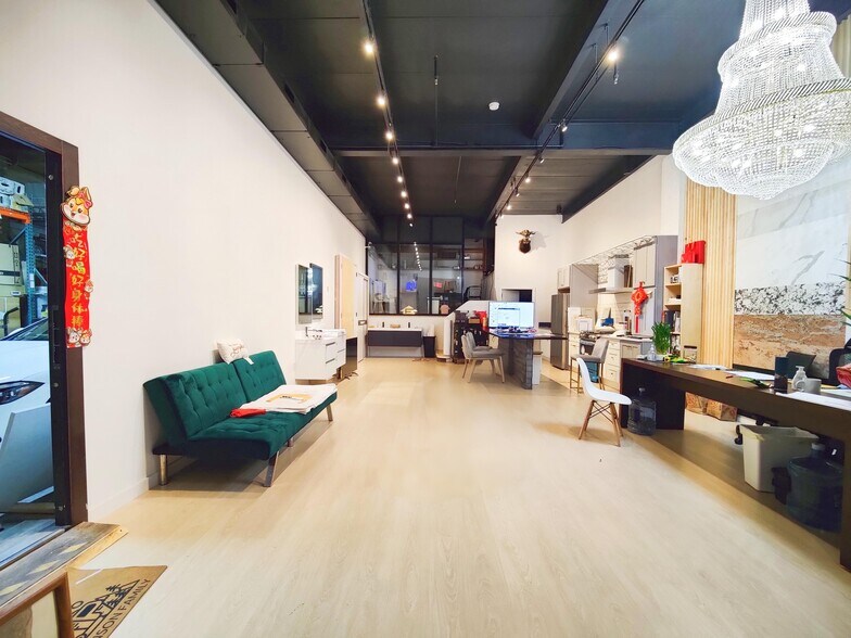 80-12 51st Ave, Elmhurst, NY à vendre - Photo intérieure - Image 2 de 11