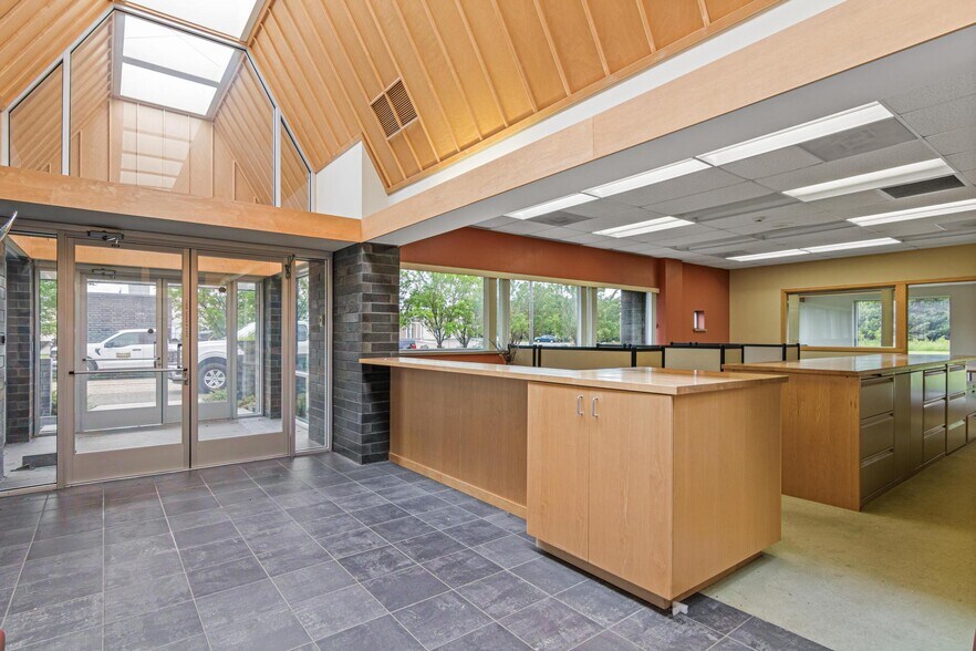 803 Prospect Ave, Osceola, WI à vendre - Photo du bâtiment - Image 2 de 32