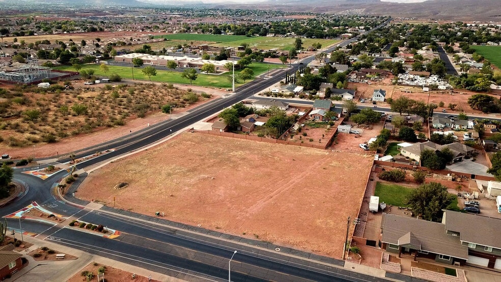190 E Center St, Ivins, UT for lease - Aerial - Image 3 of 7