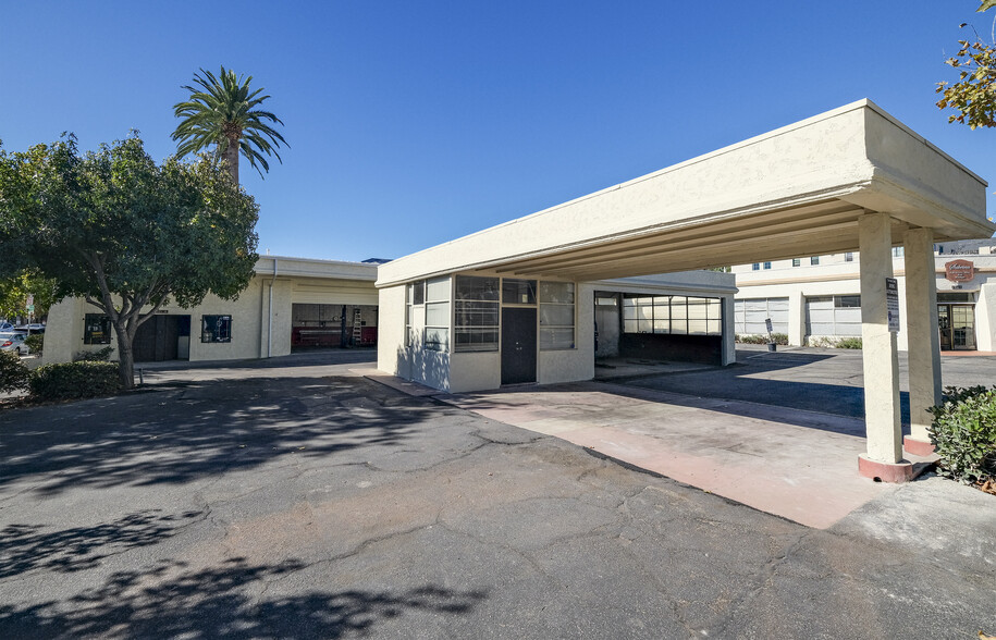 1301 Chapala St, Santa Barbara, CA for lease - Building Photo - Image 2 of 5