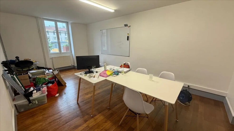 Office in Bourg-en-Bresse for lease - Interior Photo - Image 3 of 6