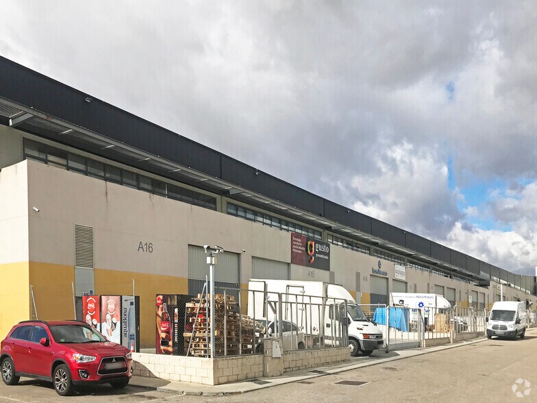 Industrial in Getafe, Madrid for lease - Primary Photo - Image 1 of 1