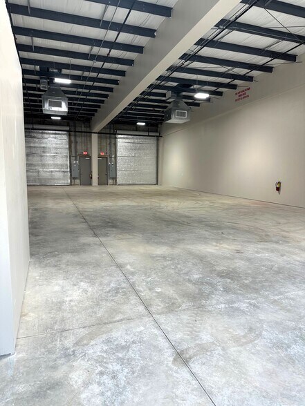 12270 Itec Park Dr, Fort Myers, FL à louer - Photo du bâtiment - Image 2 de 7