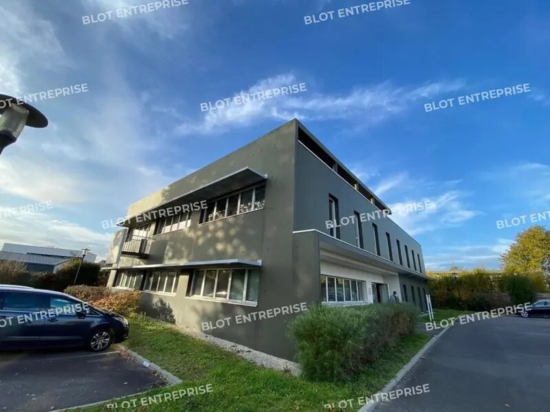 94 Rue Du Leinster, La Chapelle-sur-Erdre à louer Photo du bâtiment- Image 1 de 5