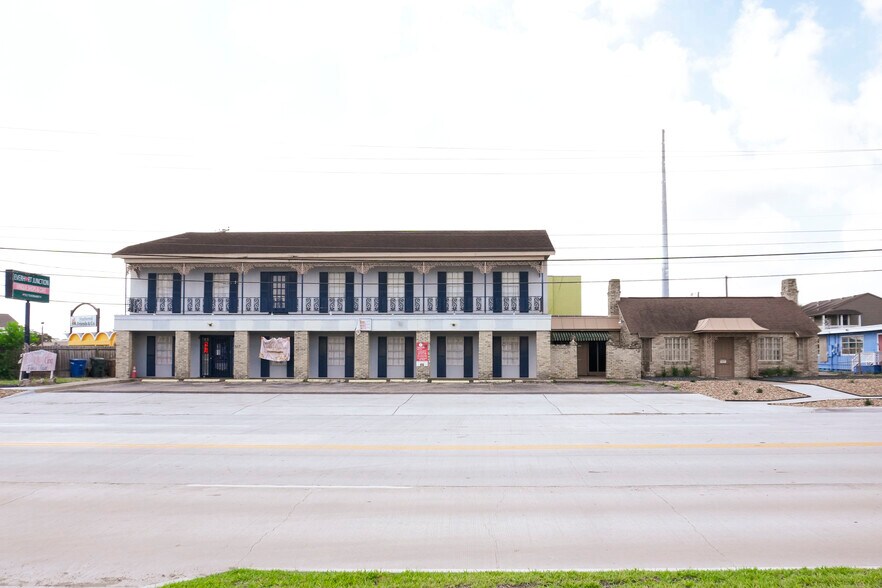 Everhart & Avalon portefeuille de 4 propriétés à vendre sur LoopNet.ca - Photo du bâtiment - Image 2 de 8