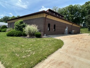 223 N Main St, Rittman, OH à louer Photo du bâtiment- Image 2 de 2