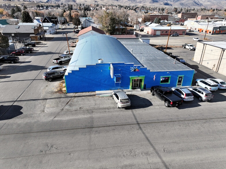 215 S Church St, Salmon, ID à vendre - Photo du bâtiment - Image 2 de 9