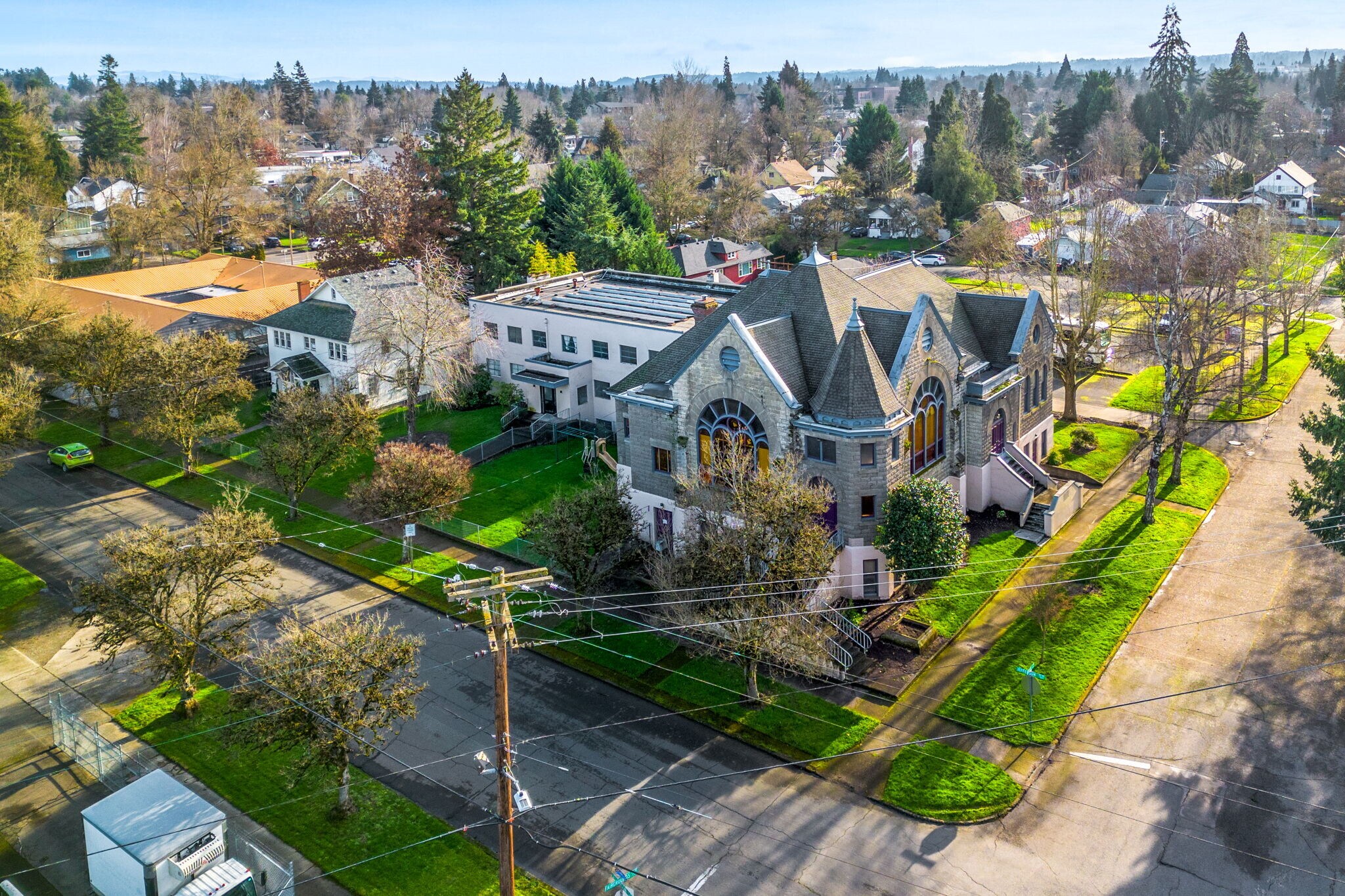 Jason Lee Church, Parsonage & Parking portefeuille de 1 propriétés à vendre sur LoopNet.ca Photo principale- Image 1 de 12