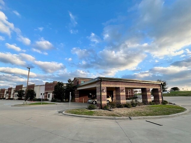 Plus de détails pour 2090 Market Place Blvd, Irving, TX - Bureau/Commerce de détail à louer