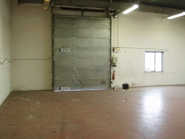 Flex in Nanterre for lease - Interior Photo - Image 3 of 3