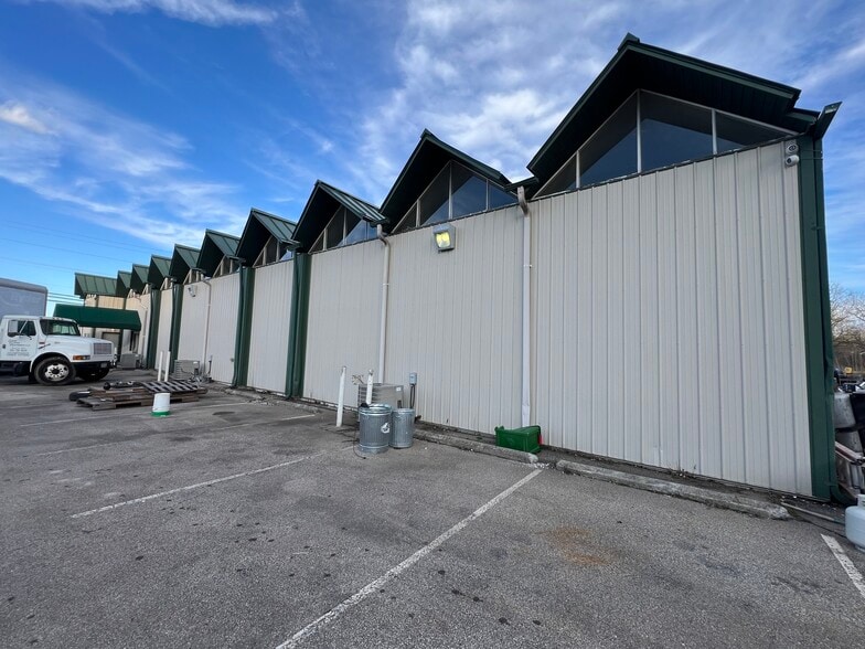 675 College Dr, Batavia, OH for sale - Building Photo - Image 2 of 18