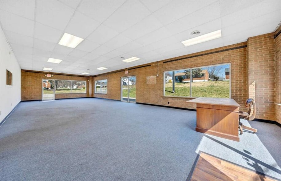 117 Goodwin Ave, Salem, VA for lease - Interior Photo - Image 3 of 15