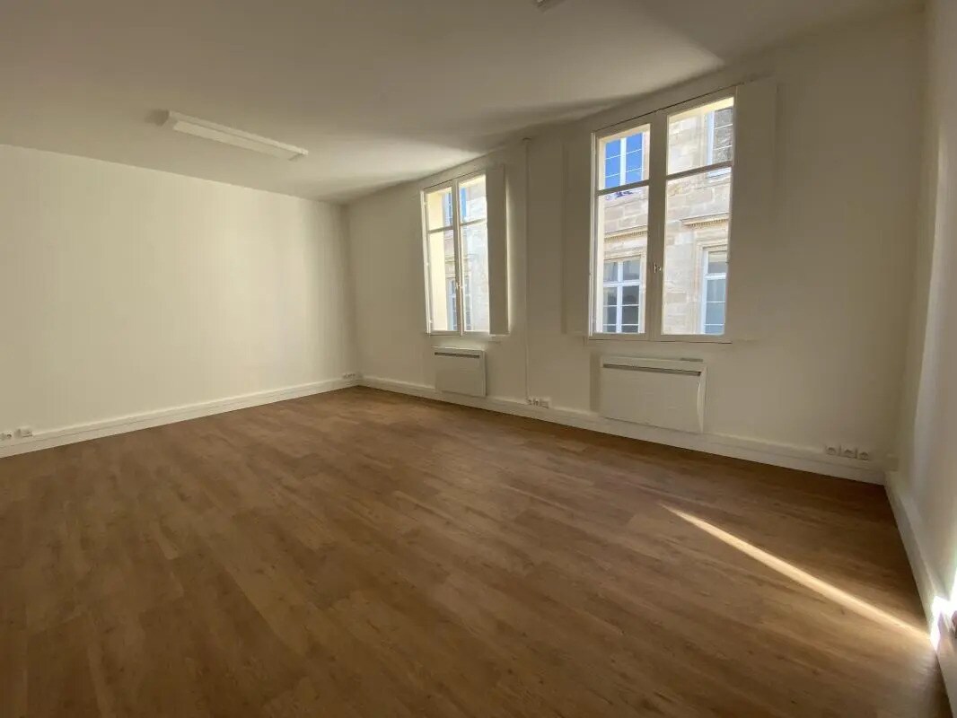 Bureau dans Bordeaux à louer Photo intérieure- Image 1 de 6