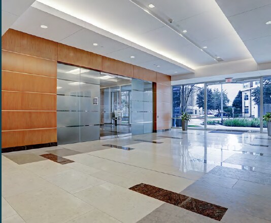 18050 Saturn Ln, Houston, TX à louer - Photo intérieure - Image 3 de 8