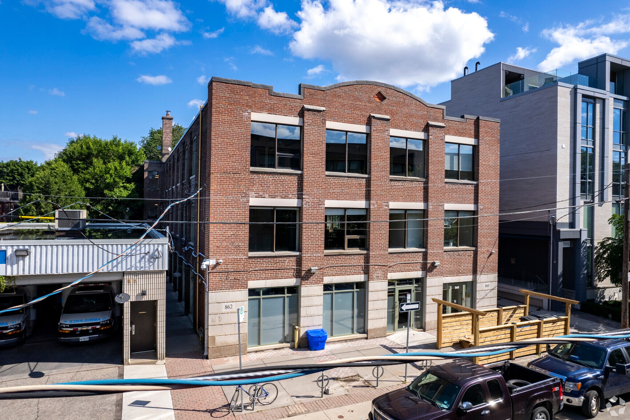 860-862 Richmond St W, Toronto, ON à vendre Photo du bâtiment- Image 1 de 1