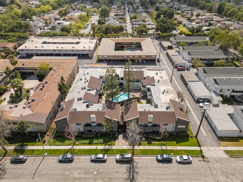 330 Amber Ct, Upland, CA à vendre - Photo du bâtiment - Image 2 de 18
