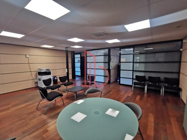 Office in Bruges for lease - Interior Photo - Image 2 of 8