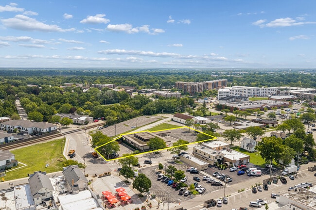 More details for 469 N Seymour Ave, Mundelein, IL - Retail for Auction