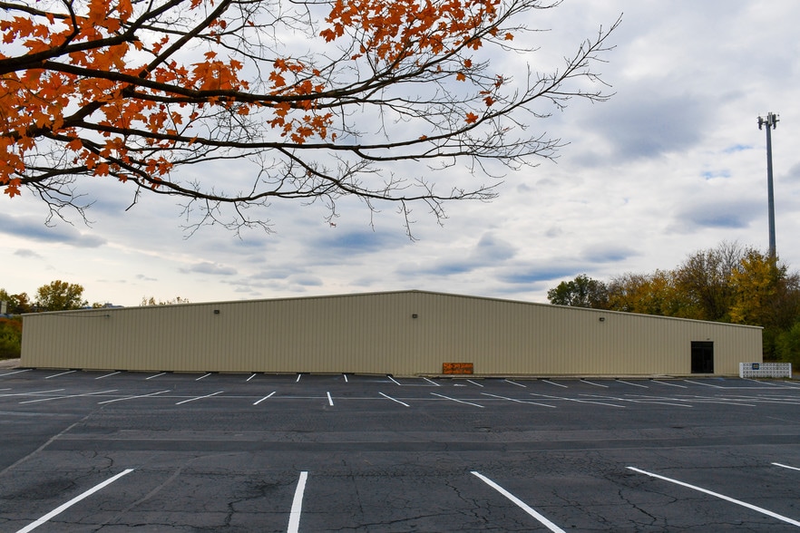 5609 Center Hill Ave, Cincinnati, OH for lease - Building Photo - Image 3 of 6