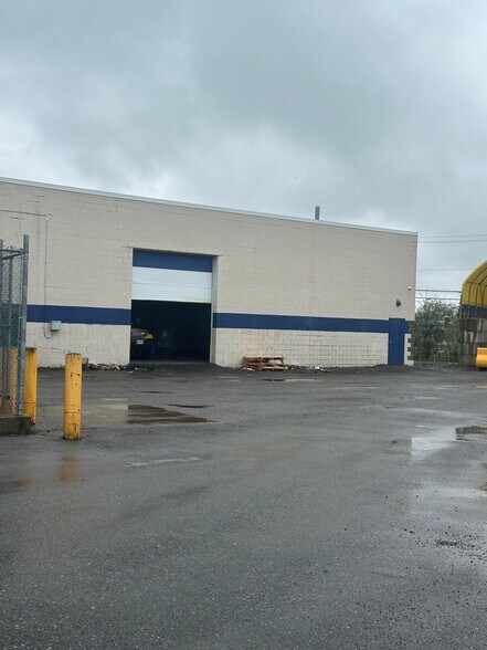 84 Aero Dr, Cheektowaga, NY à louer - Photo du bâtiment - Image 3 de 6