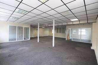 Bath Rd, Bridgwater for lease Interior Photo- Image 2 of 4