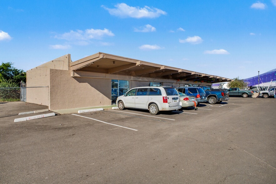 1704 N Country Club Dr, Mesa, AZ for sale - Building Photo - Image 3 of 32