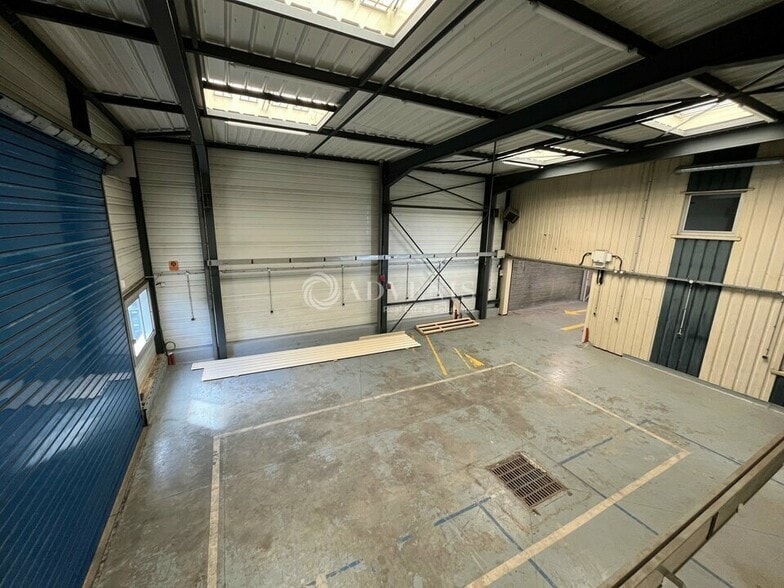 54 Rue Des Artisans, Buc for lease - Interior Photo - Image 3 of 7