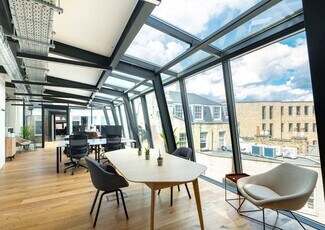 Plus de détails pour 18-20 St John St, Londres - Bureau à louer
