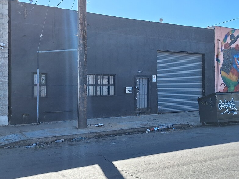 3490 Union Pacific Ave, Los Angeles, CA for lease - Building Photo - Image 1 of 6